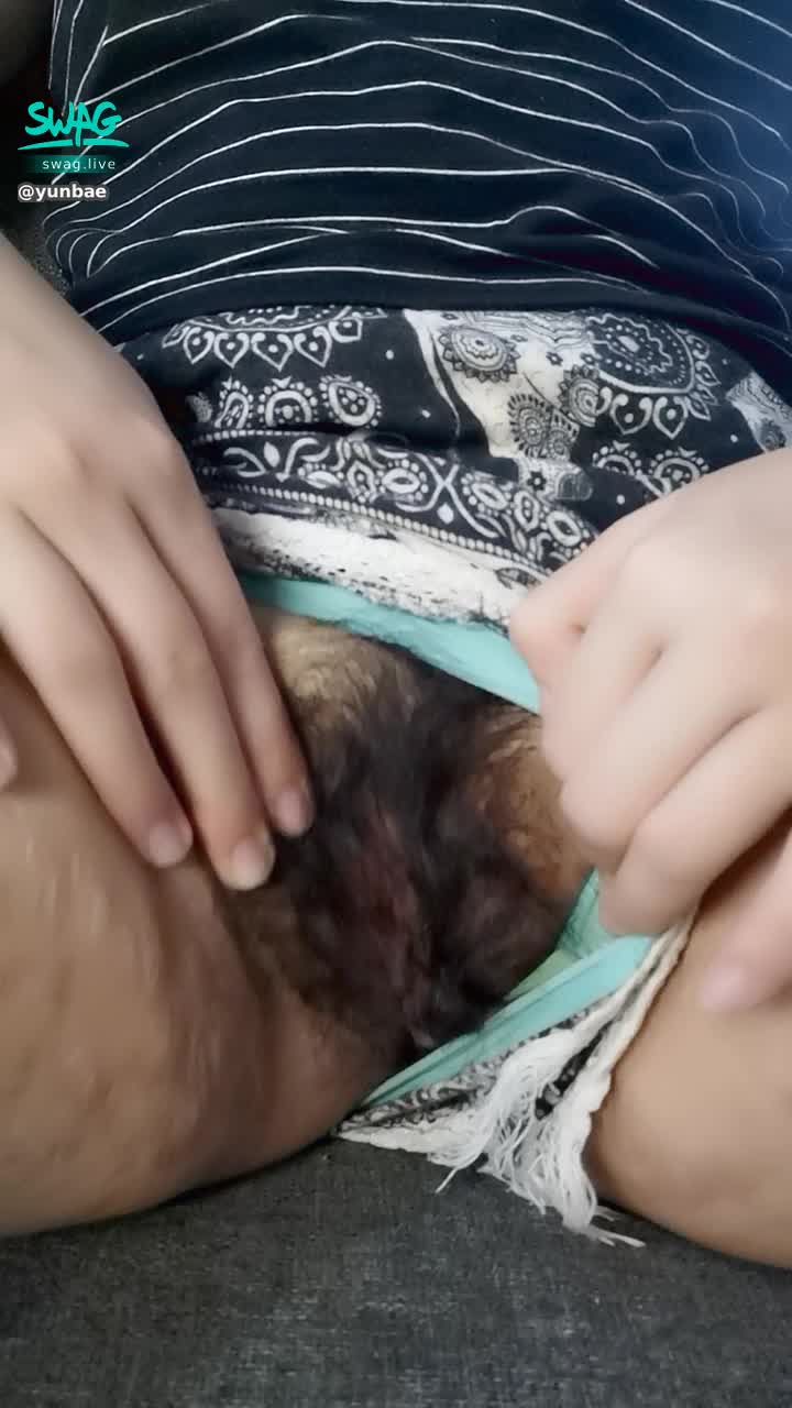 y****e : 好痒啊，好想要大肉棒来帮我止痒呢