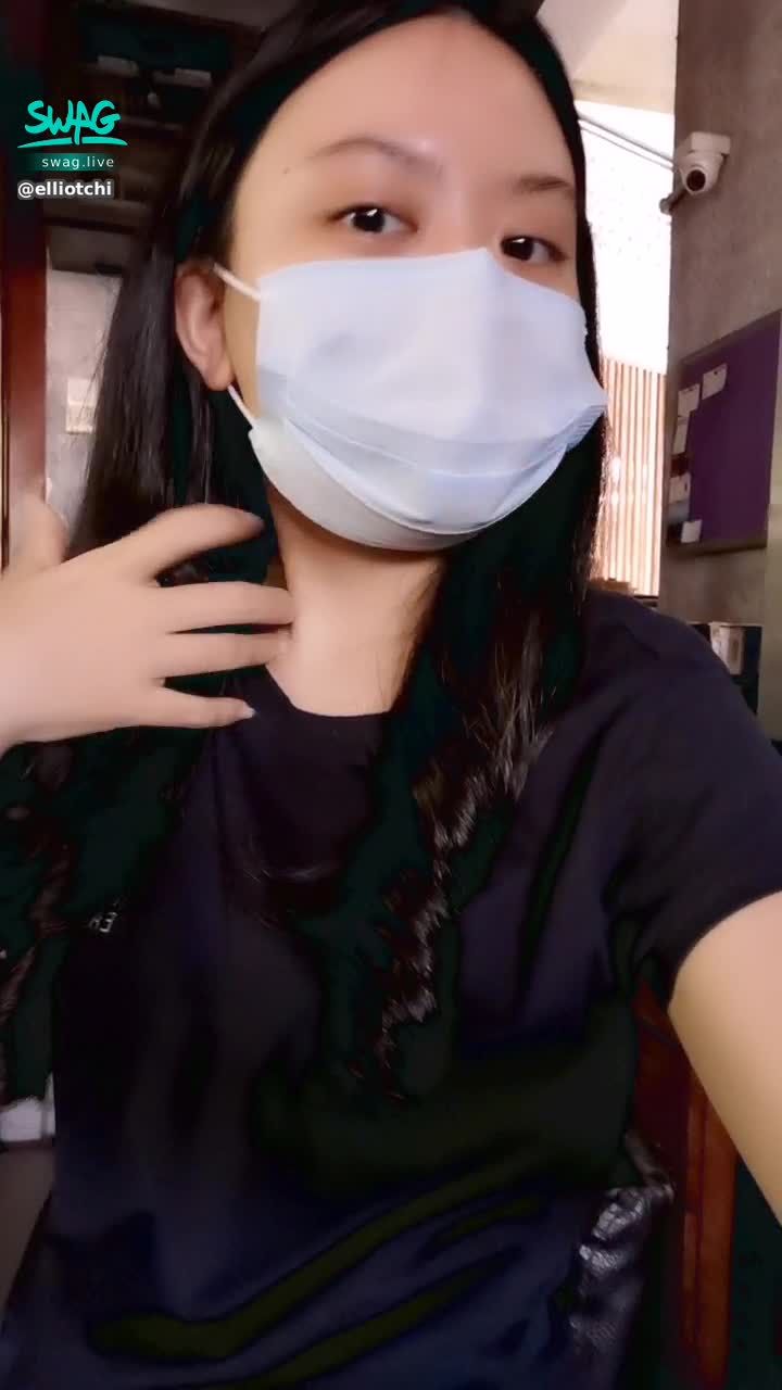 e*******i : 今天工作有些些忙🤭 看来得加班了🤭 妹妹在私聊等哥哥来陪妹妹私讯🙈