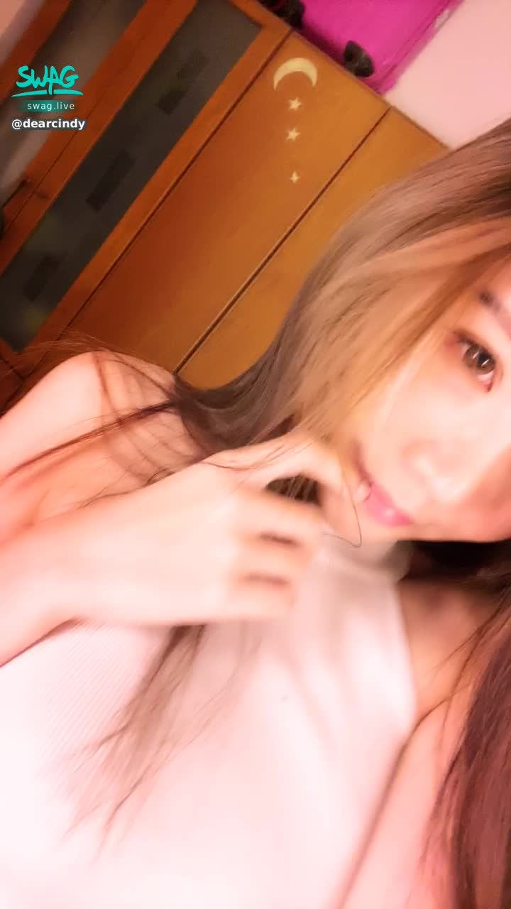 dearcindy : 深夜時間❤️露臉色誘❤️寶貝 喝內內嗎？🍼哺乳時間🔥🔥🔥