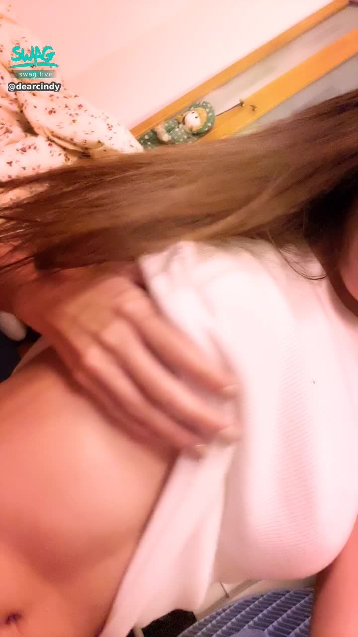 dearcindy : 深夜時間❤️露臉 掀起來給你看E奶南半球🔥🔥🔥