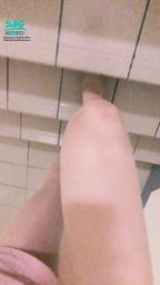 s********e : 騷騷秘書㊙️誘惑
👠高跟長腿是幫主管跑上跑下練來的~