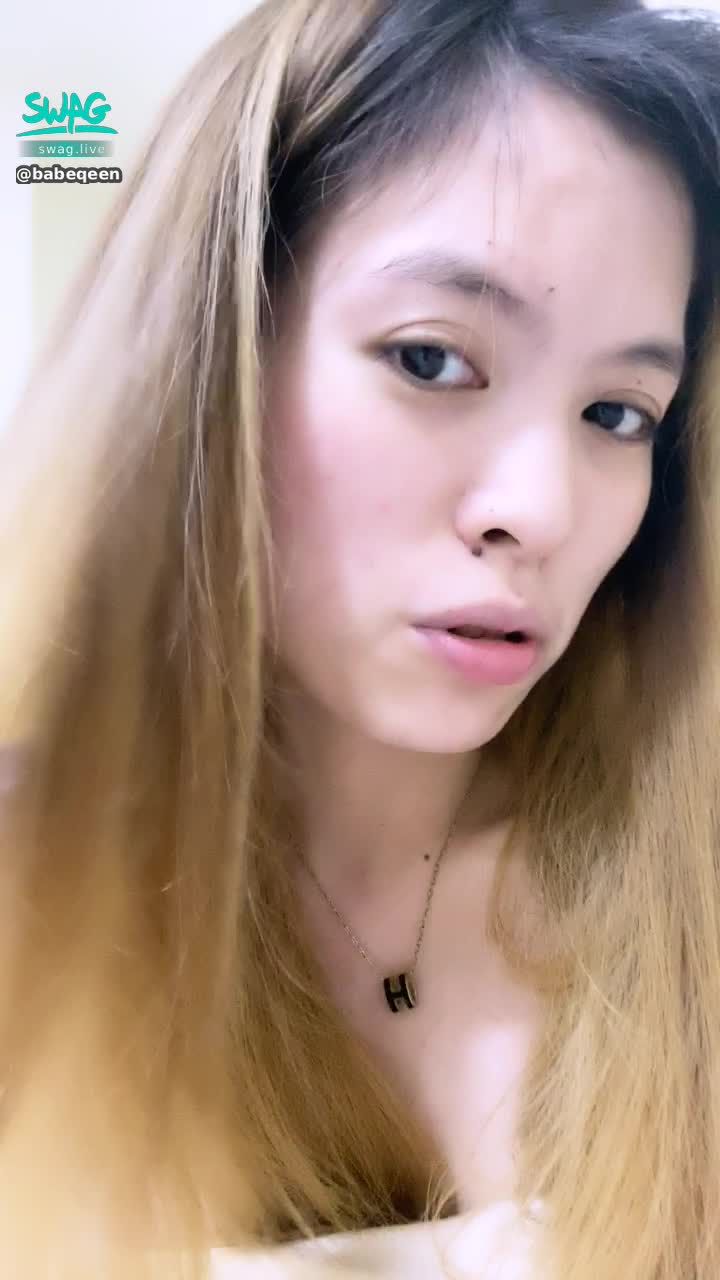 b******n : Hair really becomes super textured ㄉhair quality 💗
This comb is my special tool 🤤
What type of comb do you use to comb your hair? ☺️
