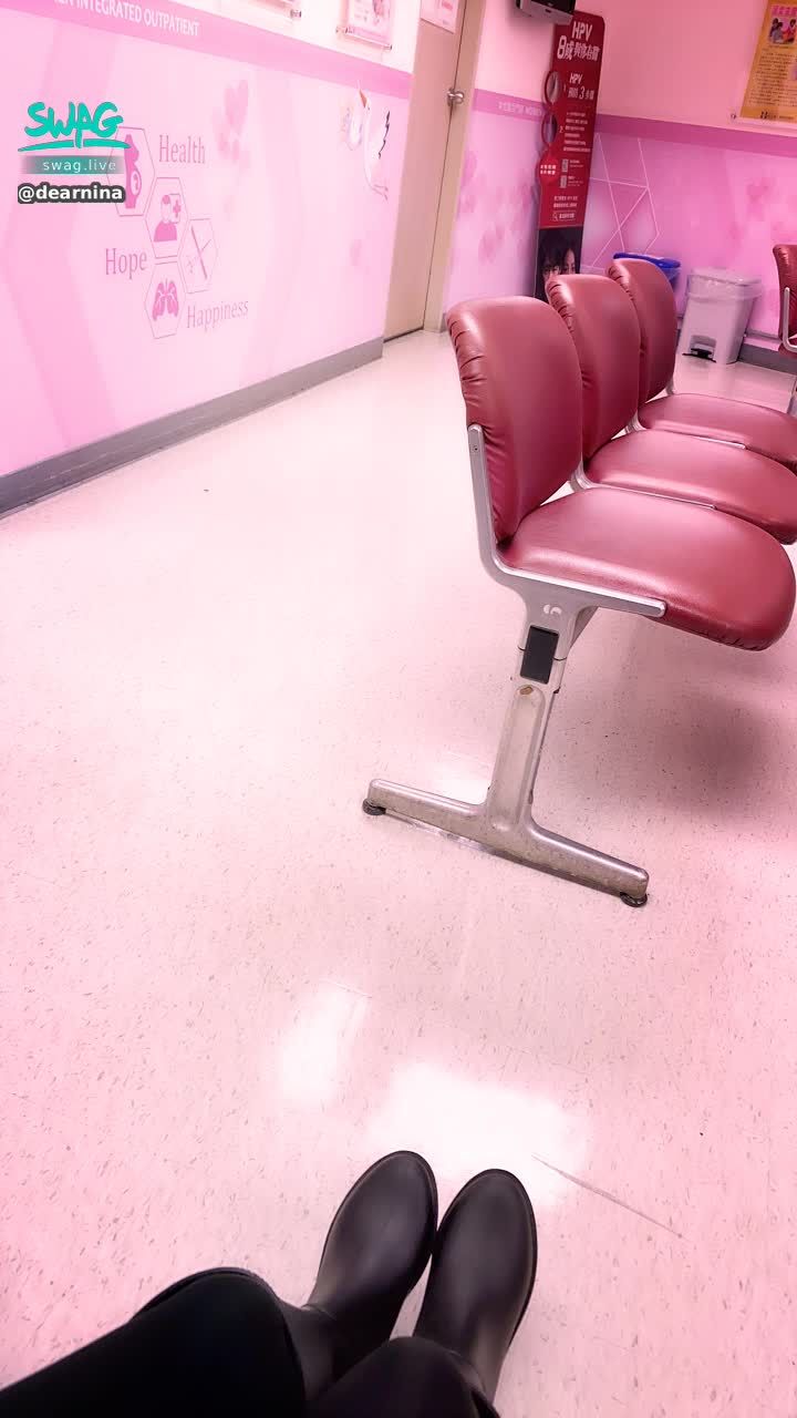 d******a : 等待醫生中
等好久
快來跟我聊天安慰我😭