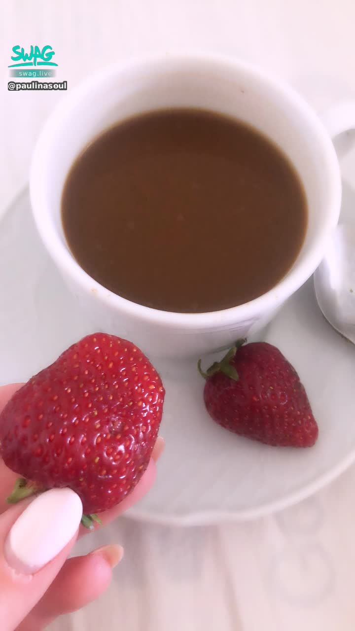 p*********l : My coffee 🥰 🍓☕️ 我的咖啡