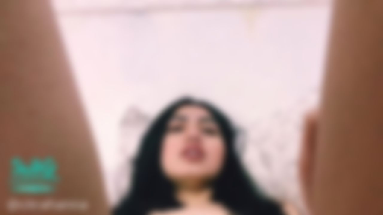 citrahanna : lick it