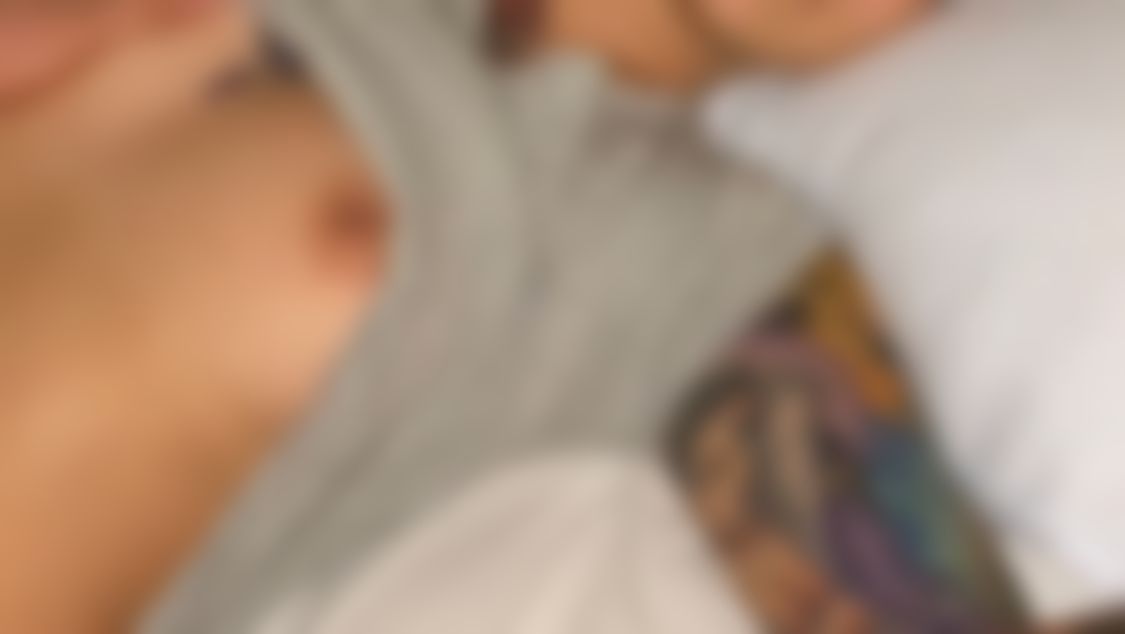  : my friend fucked me while sleep/朋友在睡覺時操我
