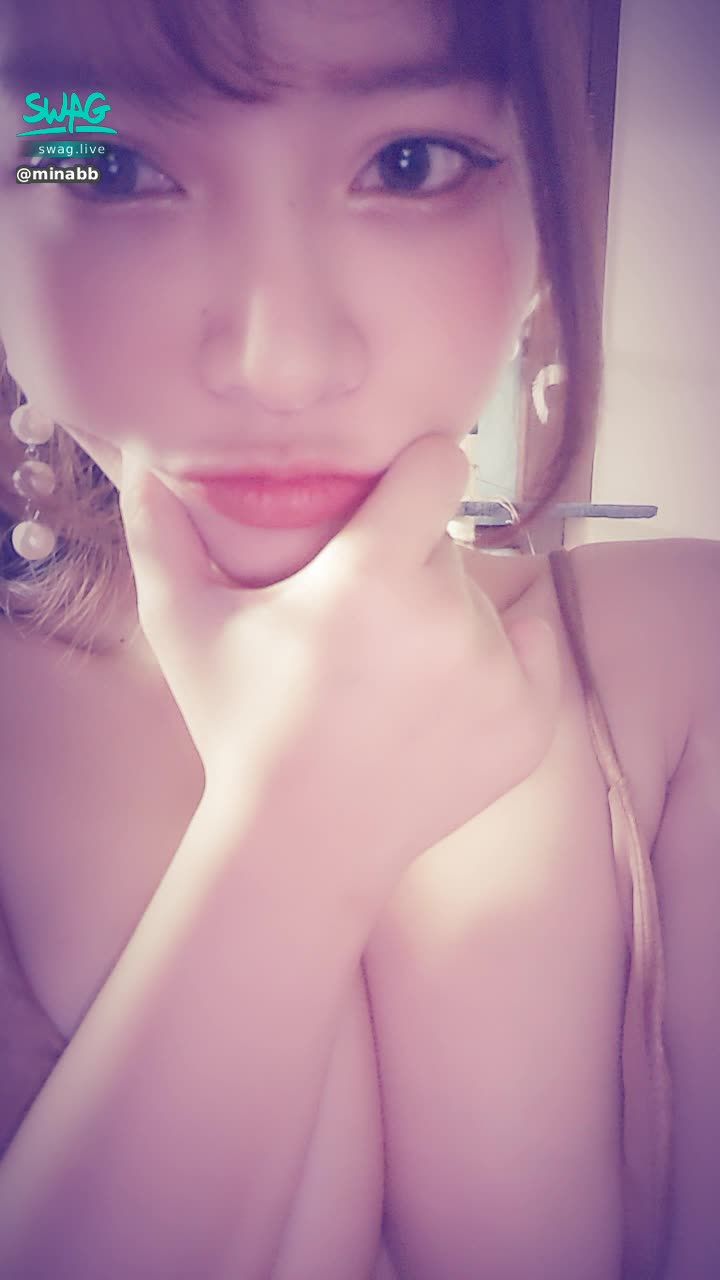 m****b : 露臉🔞之差一點就露點了啦😳😳😳😳

🔥Mina敏娜約會活動開跑囉🔥

久違的約會活動來囉～❤️
真實的女神在你面前零距離
那不快來參加嗎？

一個按摩棒1支
二個按摩棒3支
三個按摩棒6支
四個按摩棒10支

一條狐狸尾巴30支
🦊🦊🦊🦊🦊🦊🦊
五條狐狸尾巴150支直接再送30支
🈵優先私訊我🈵
回我「想要女神 」
即可拿羞羞福利影片🥰
參加活動的才有喔🤫


😈錯過就沒有了😈
  👅僅此一檔👅