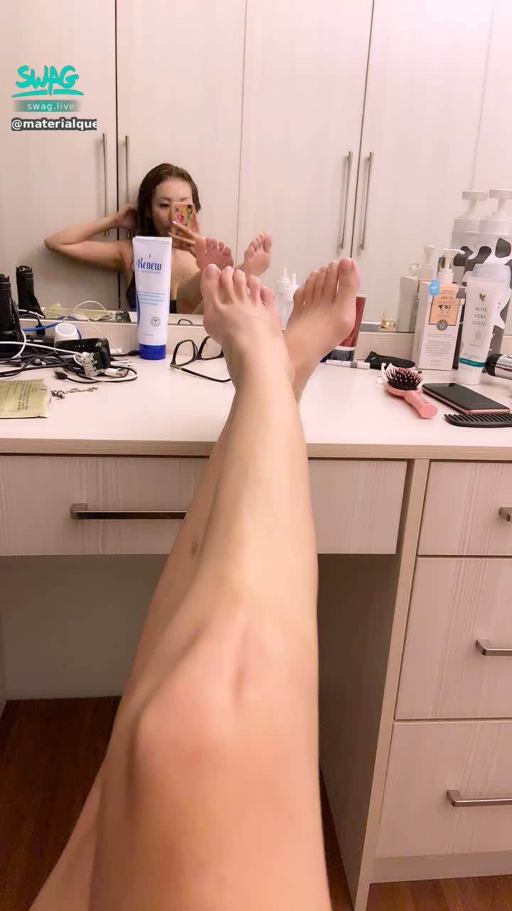  : Baby, I have many legs and can lift high