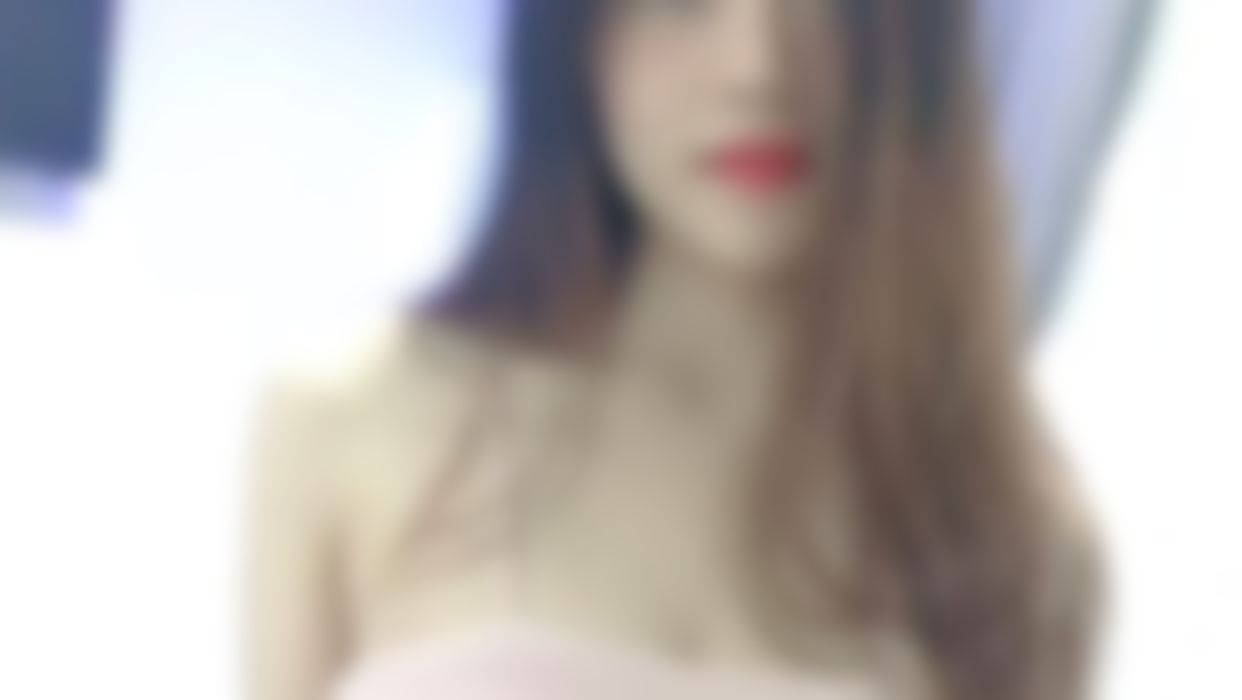 celinne : Pretty girl with a naughty tongue👅👄💦💦
