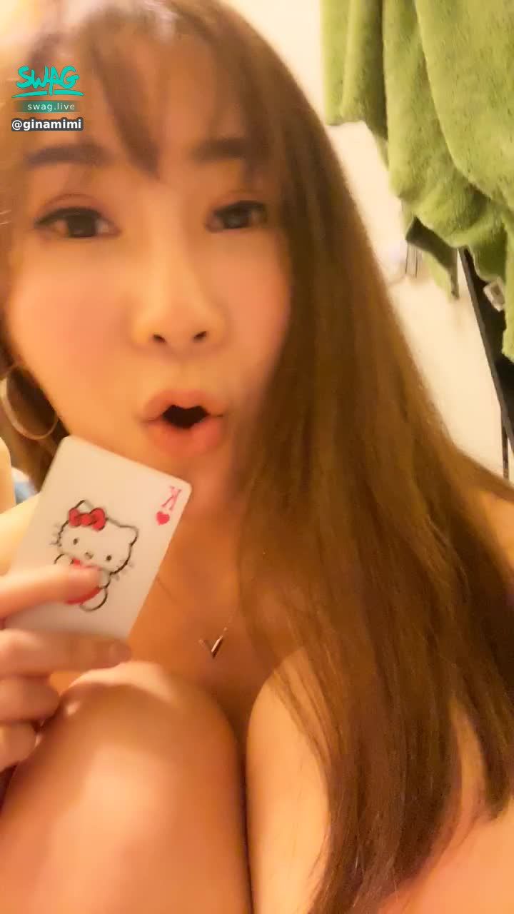 ginamimi : 終於抽到國王😈命令大家含冰塊吸屌😈😈😈