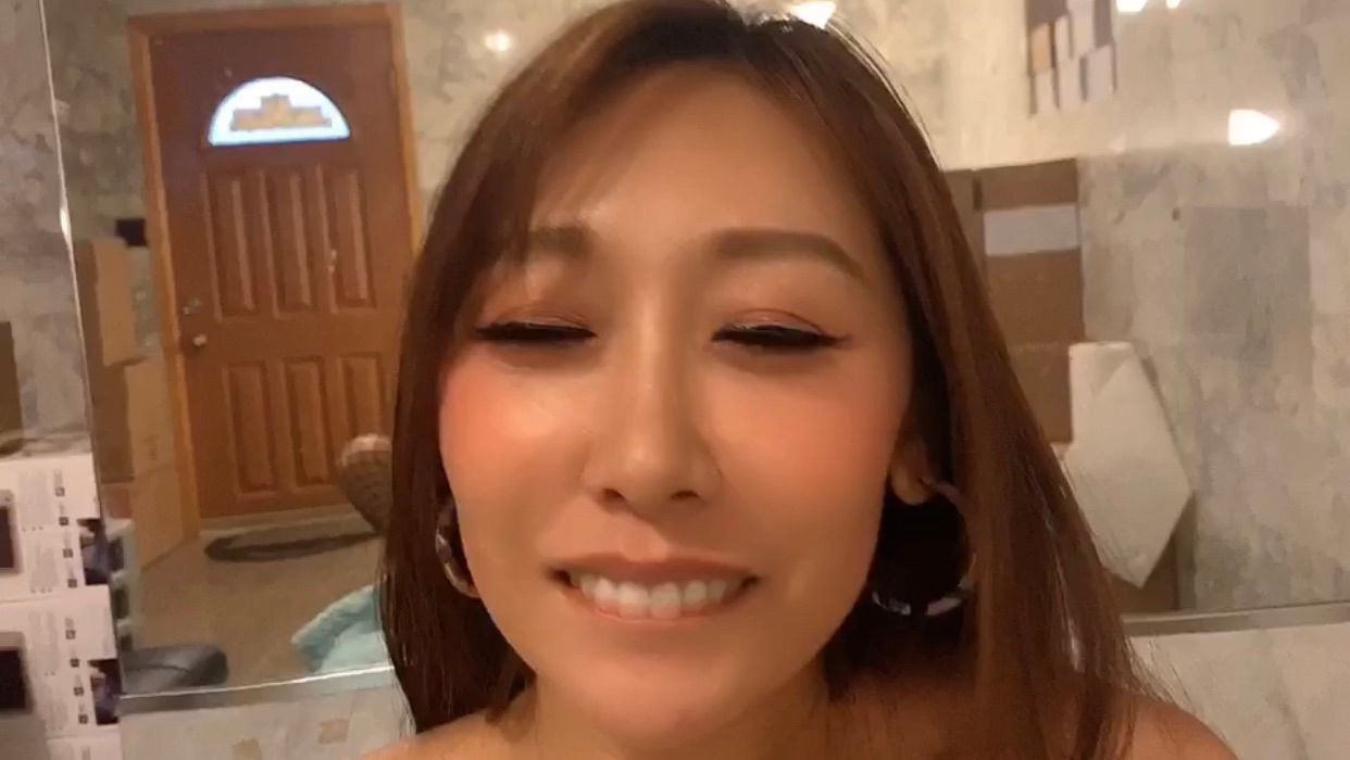 ninachi : 哥哥忍耐不住竟然在仓库里干我，好真实版本