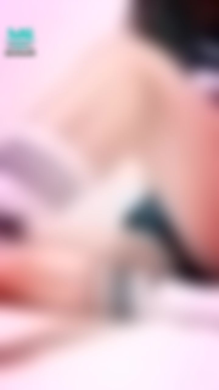  : 為什麼要人家自己脫....脫掉裙子還要人家扭給你看🥺
人家今天表現那麼好那麼乖耶怎麼不是老師你幫人家服務吶