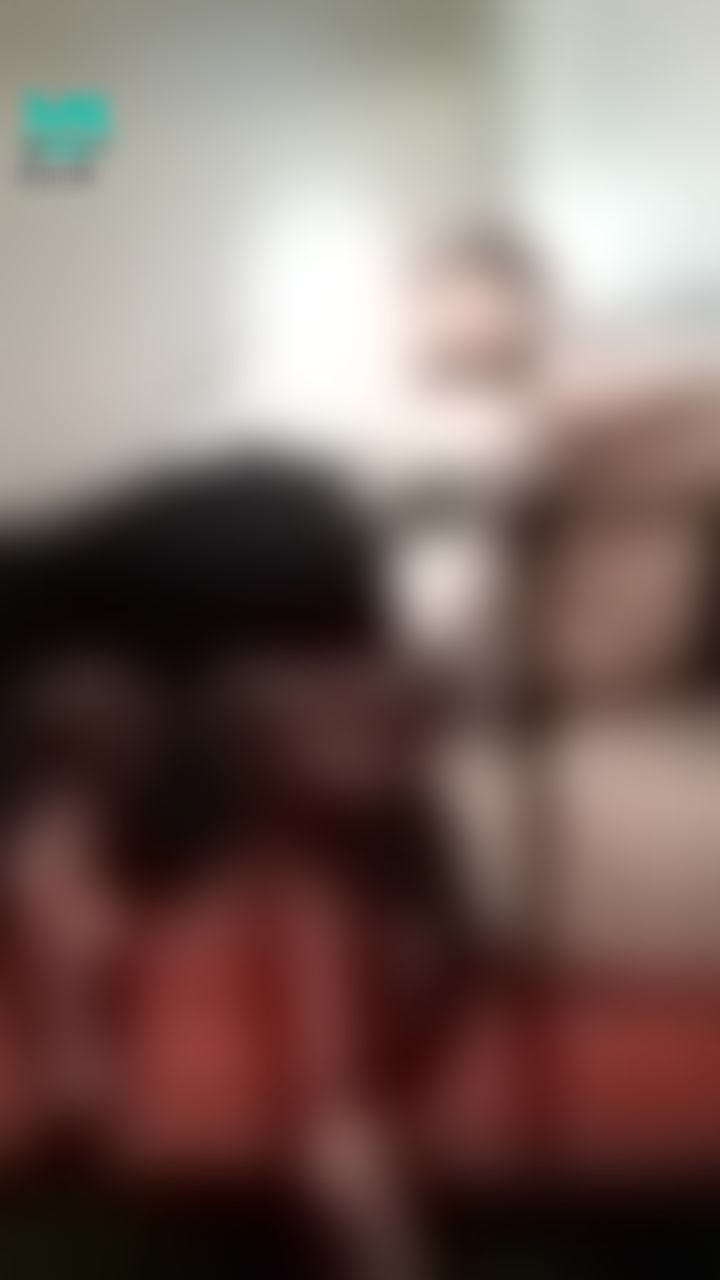  : 拍摄花絮 勾引男下属的女上司黑丝里没有穿内裤哦黑丝脚超美足弓