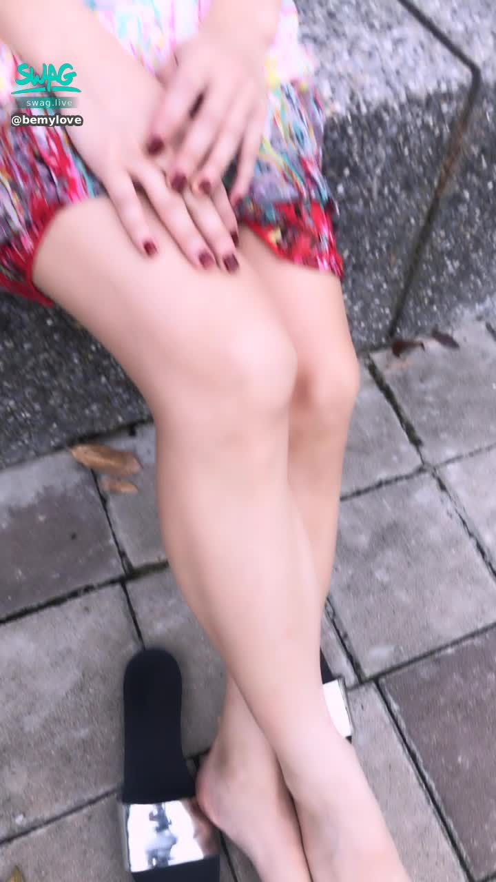 b******e : 自我介紹我愛吃餅乾🤤