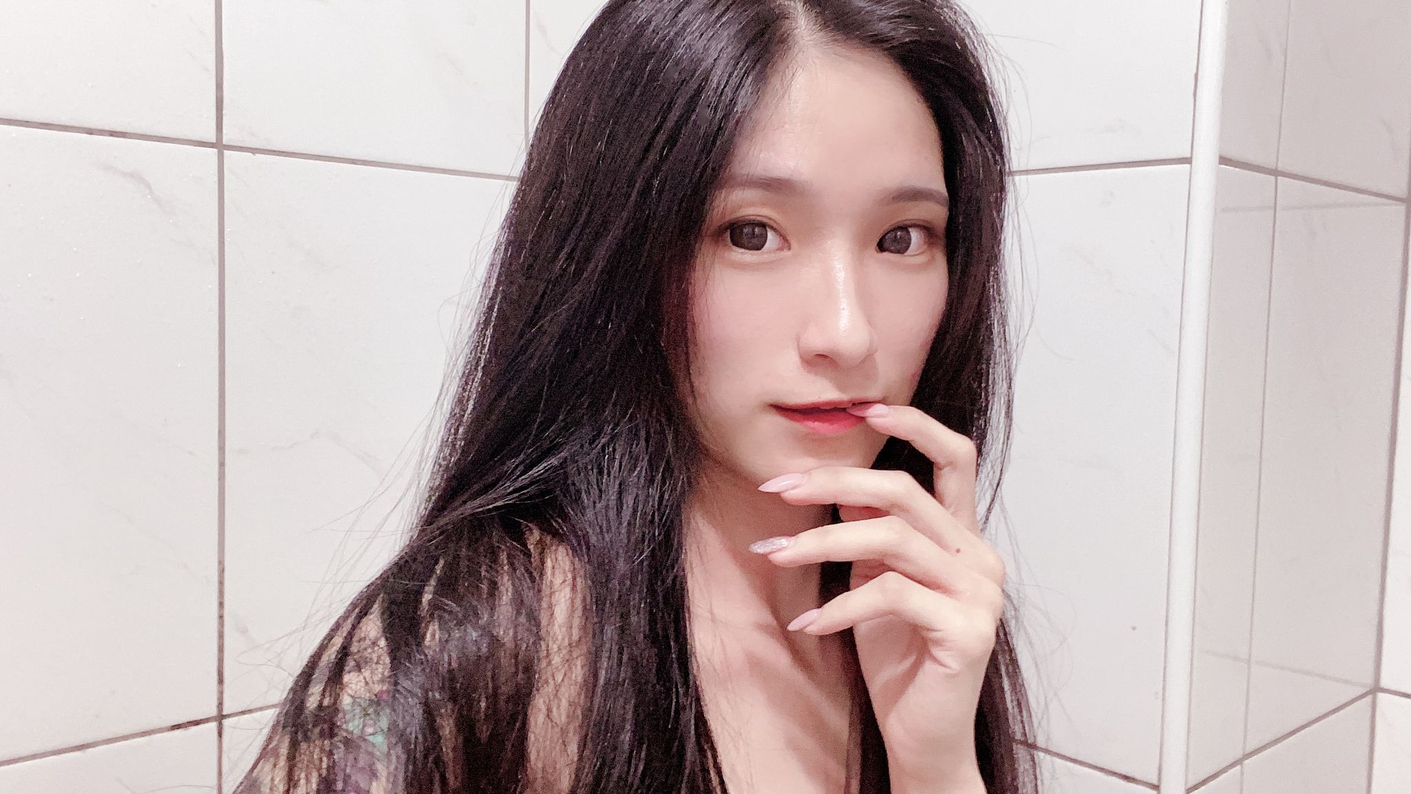  : cheating secretary 💗 As soon as I got to the boss's house, I was...