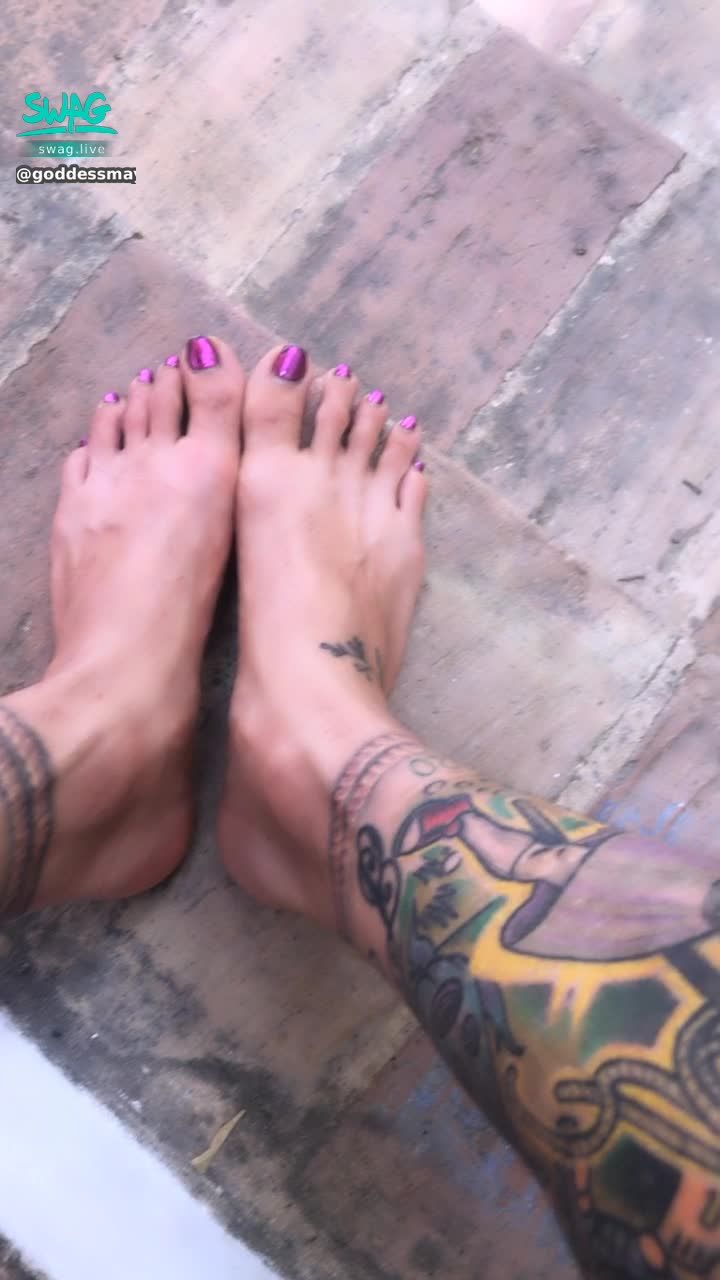 goddessmaya : Spiting on my dirty feet