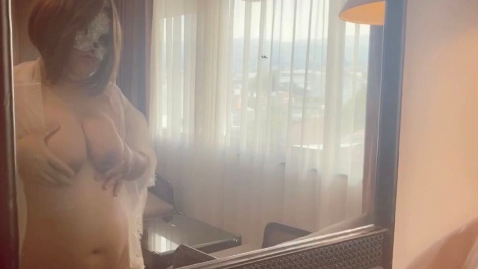 h*******s : HOT play boobs, pussy dear 🔥