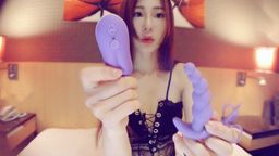 funnyg : 後庭情趣玩具又來囉!
情趣商店店員推薦的多珠震動
一顆一顆進入🉑️🉑️的菊門,還有十頻震動,
究竟第幾頻會開始受不了呢🤤
最後福利的雙穴抽插,發揮實驗精神,把Isla和這個新開箱一起震動起來了.....