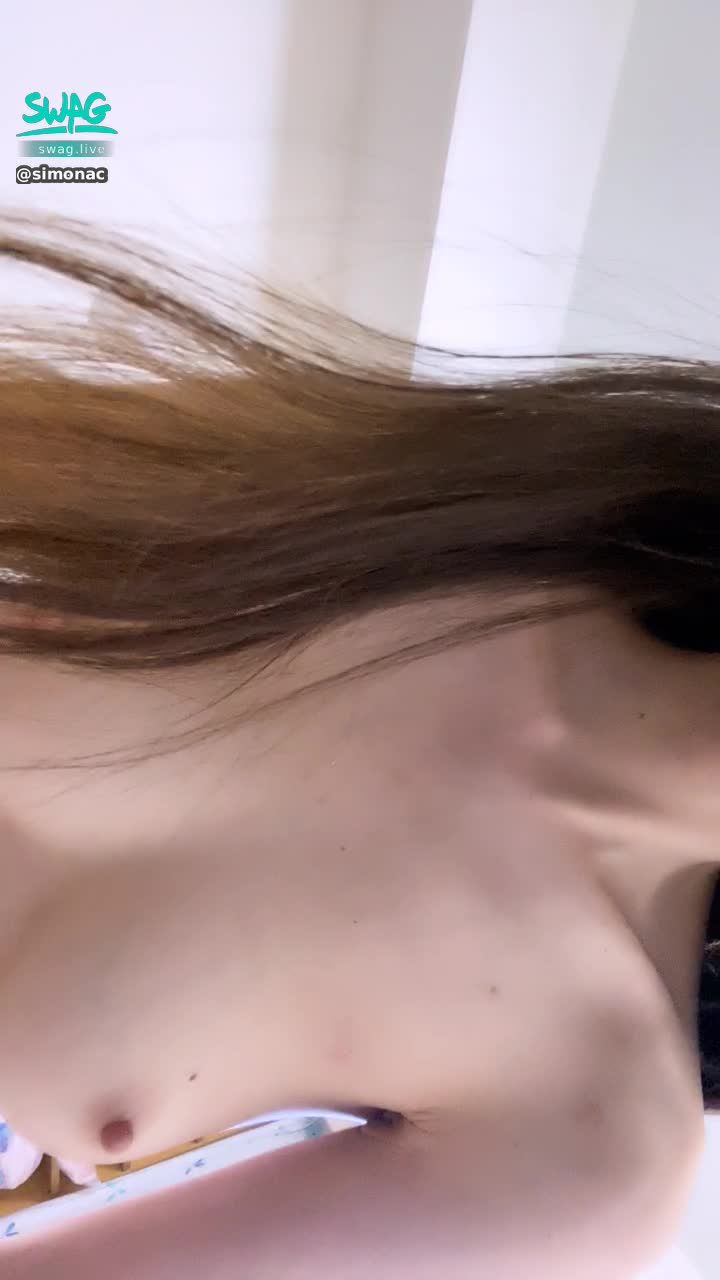 simonac : 露奶袖長寶貝今天清純造型 /Showing my white outfit for Physio naked