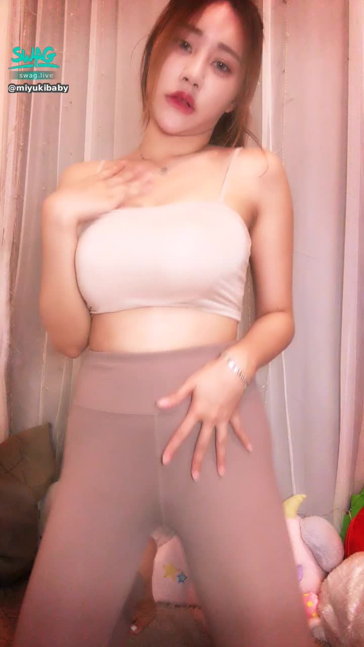miyukibaby : 💦瑜珈系列💋💕性感騷舞..💢💦😳你馬上硬梆梆🍌🍌🍌