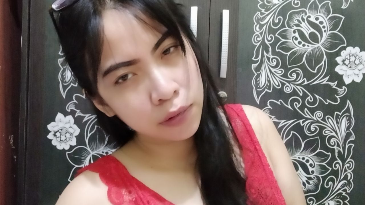 mickymochi : getting wet on my pussy
follow me n keep watching dear