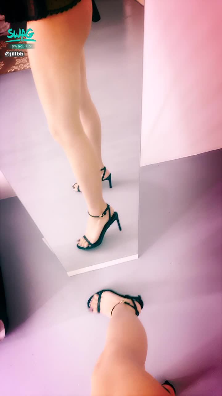 jillbb : 🤤這腿🔥這臀有夠欠.....😈姬兒好想嘗試穿高鞋愛愛🔞誰想要.....