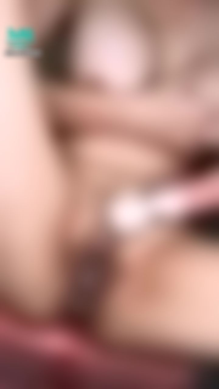 tropicalbabe : I CUM ALOT 👅