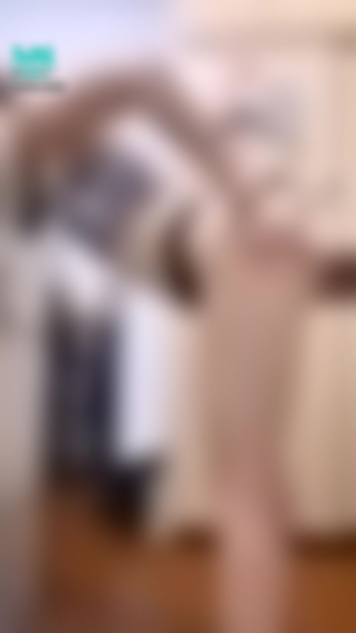 c********y : 乾淨小白虎加上激烈晃動的屁股蛋
騎起來會非常養眼 讓哥哥賞心悅目又通體舒暢❤️