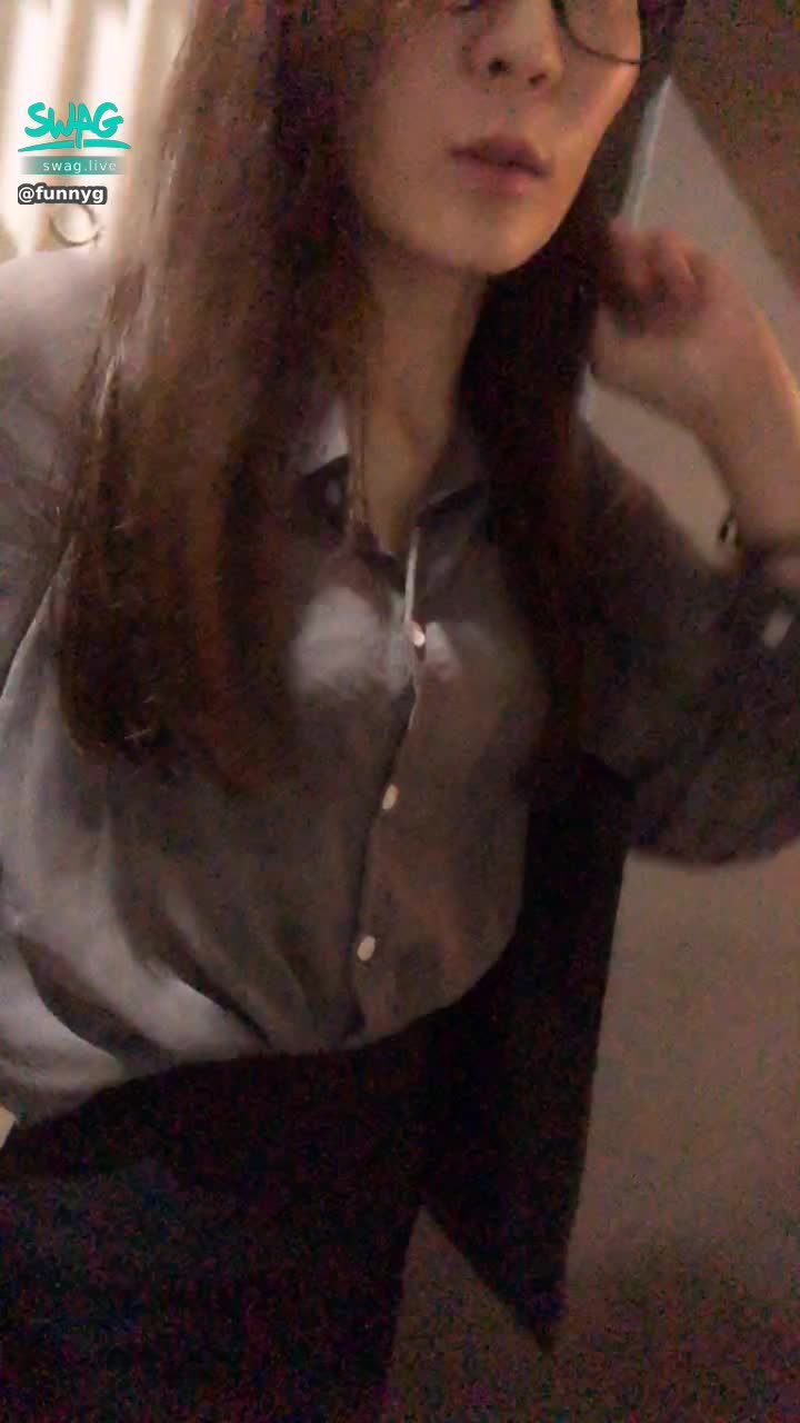 funnyg : 👩‍🏫與高中暗戀的老師再重逢💕沒想到是當時高中幫我課後輔導的美香老師！好幸運！她聽完很擔心我的狀況，要我一定要到她家吃點東西