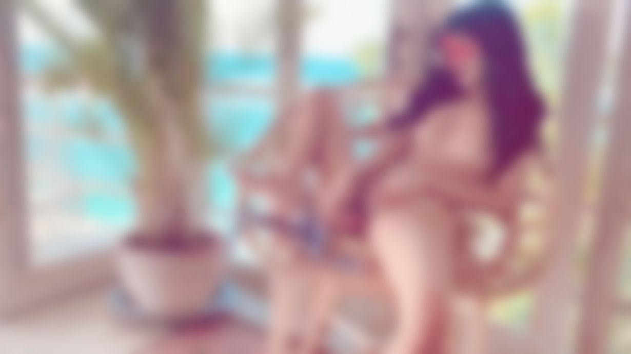 c*******e : you know the sensation of cum in beach 💦