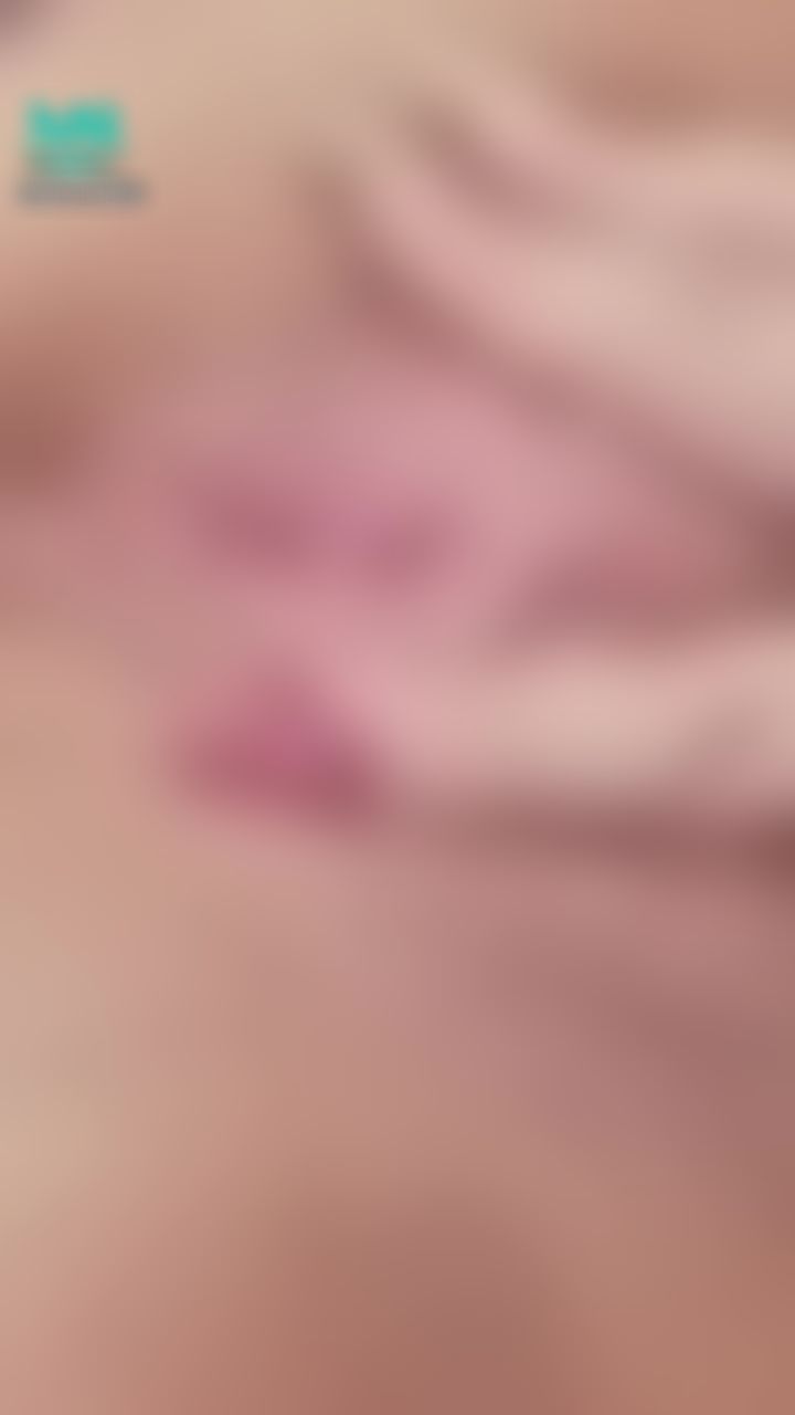 a********i : 粉嫩水鮑魚💦一張一合給你超棒的緊握感，彷彿插處女🥒🥒