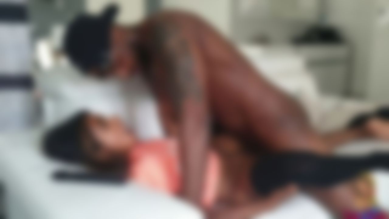 latikajha : Latika Jha-勾引正在玩游戏的猛男