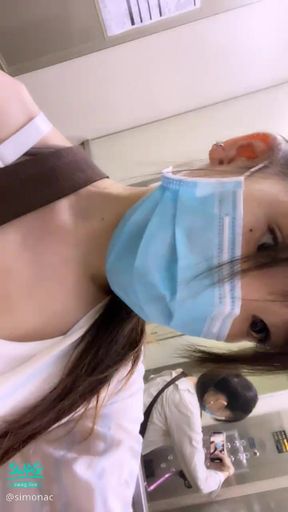 simonac : 哥喜歡我的馬尾嗎？Howdya like my high ponytail?