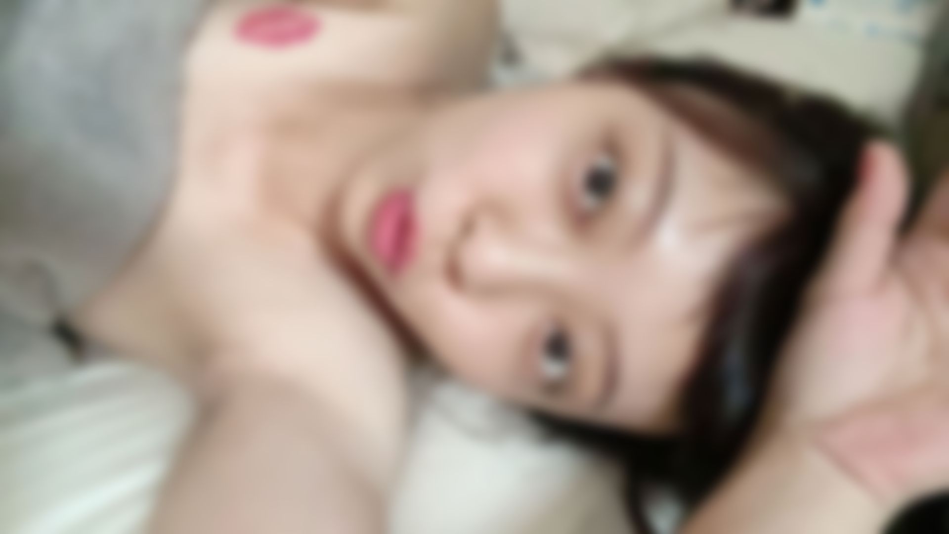 m********u : 🐈乳液塗到忘我⋯想看我怎麼在你身上搖擺嗎😉🌊
