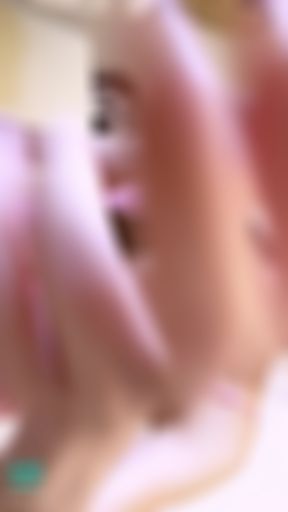  : 殘寶貝穿薄沙喝咖啡，morning coffee in my see-through lingerie