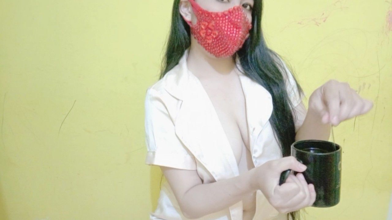 c*******y : EROTIC PAJAMAS, Drink your coffee and enjoy my sexy body