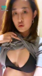 b**********m : 今天内衣穿這樣🖤