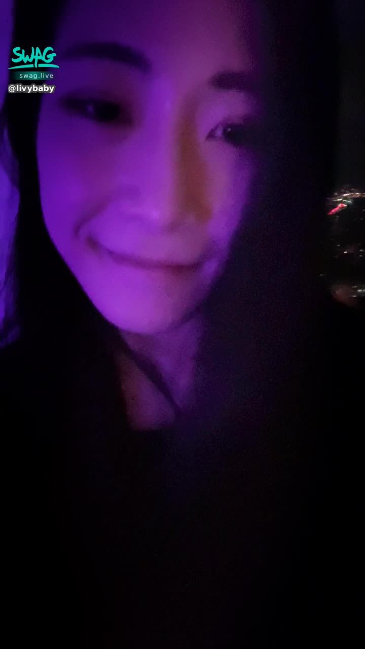 livybaby : 走一個保守但容易露腰路線😈