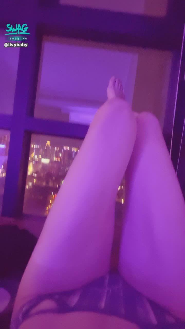 livybaby : 如果有人從遠處看過來，不知道是什麼樣的風景？