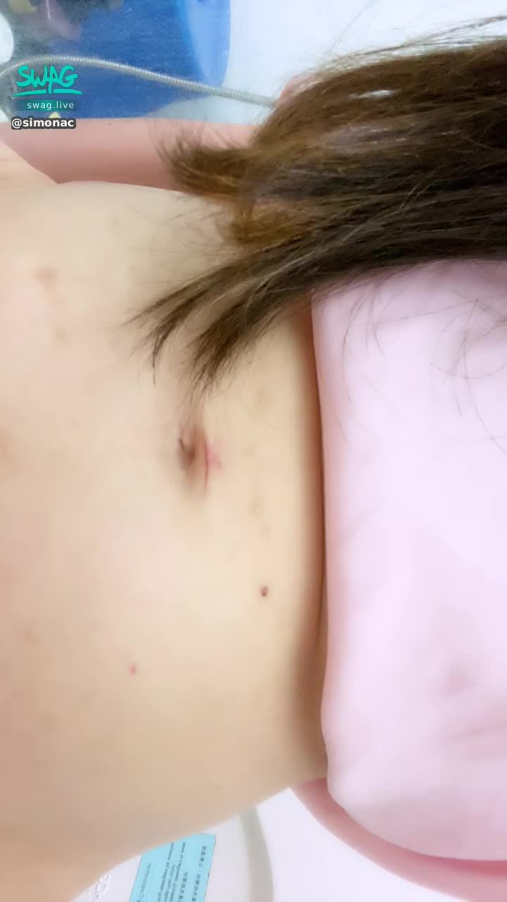 simonac : 殘寶貝尿尿預告新片上架 /peeing & announcinf my new video!