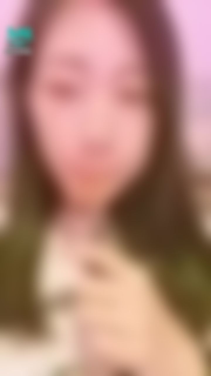  : 旁邊的笑聲有點吵🤣宵夜時間❤️
我今天認真累爆