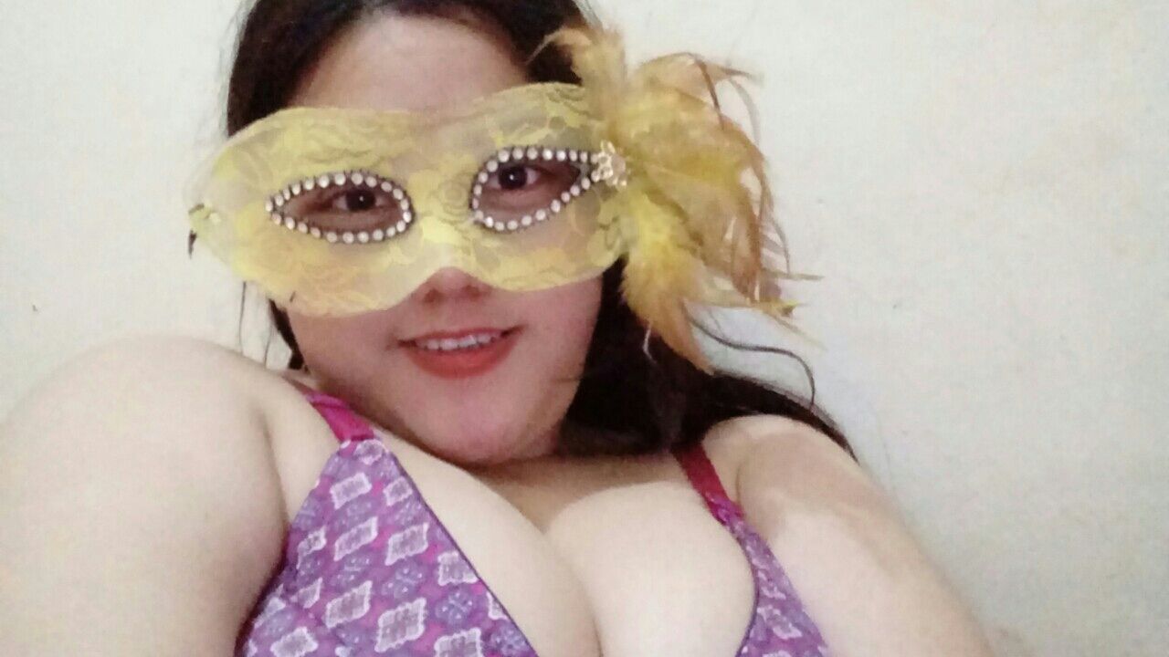 q******e : Women undergoing oral sex🔥💦💦