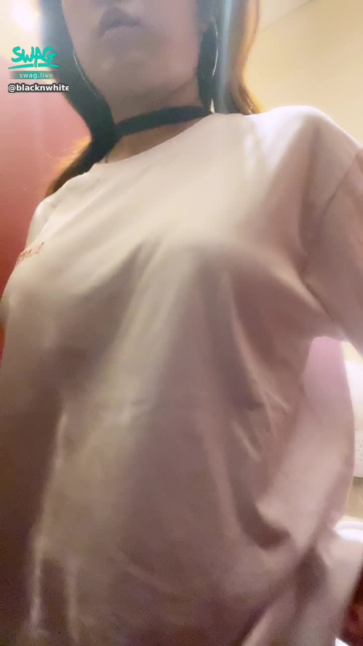b**********m : 羞恥系列！脫褲子尿尿 露臉 有尿尿聲