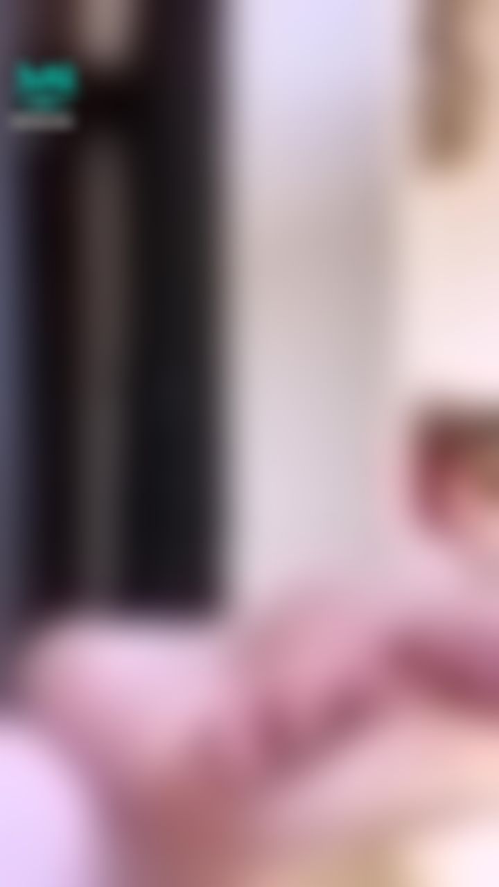 simonac : 殘寶貝腳趾 / wiggling my toes and foot