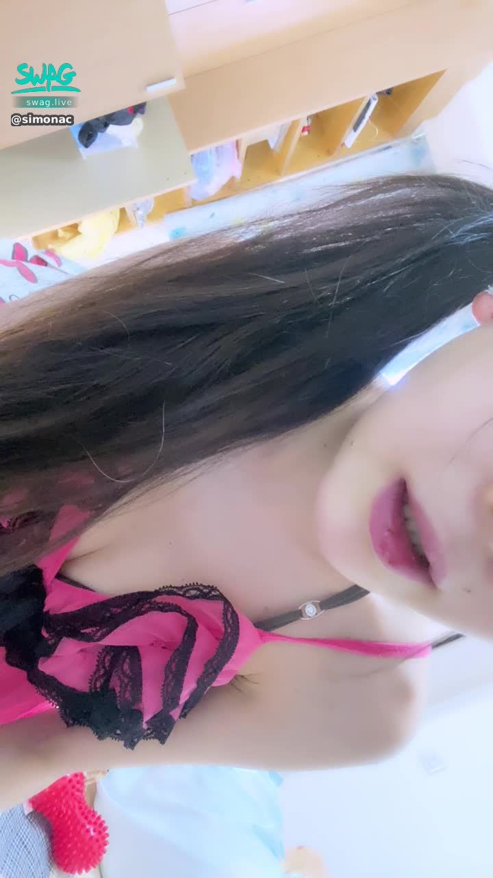 simonac : 殘寶貝直播中/ I’m live now! Come “check me out😉