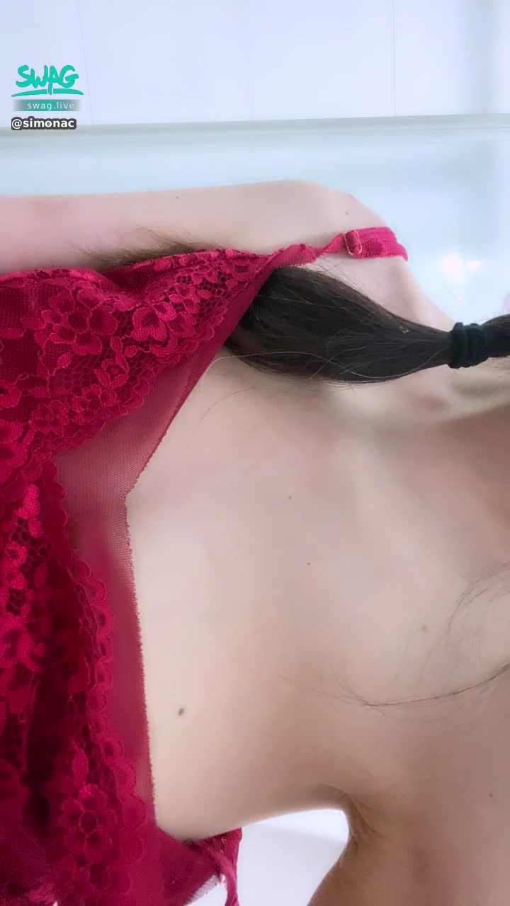 simonac : 殘寶貝45分鐘後開直播 / I’m going live in 45 mins (2:00am)