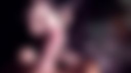 audreyxxx : Audrey最近約炮猛男,沒想到猛男有超大巨根。一開始就讓她深喉大雞巴,按著頭深喉!然後高速扣逼潮噴,再巨根完全插入,各種姿勢抽插,Audrey女神失神高潮,潮吹。最後Audrey被後入,猛男把精液噴在Audrey騷逼上,徹底淪為淫蕩母狗。最後Audrey還不忘用黏糊糊的手給粉絲一個飛吻。