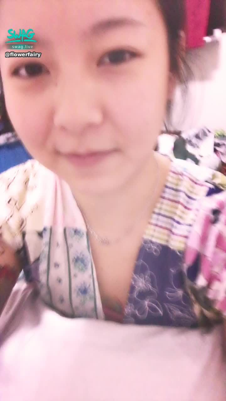 f*********y : 剛剛直播的超美丁字褲❤️沒看到的還不快解來看