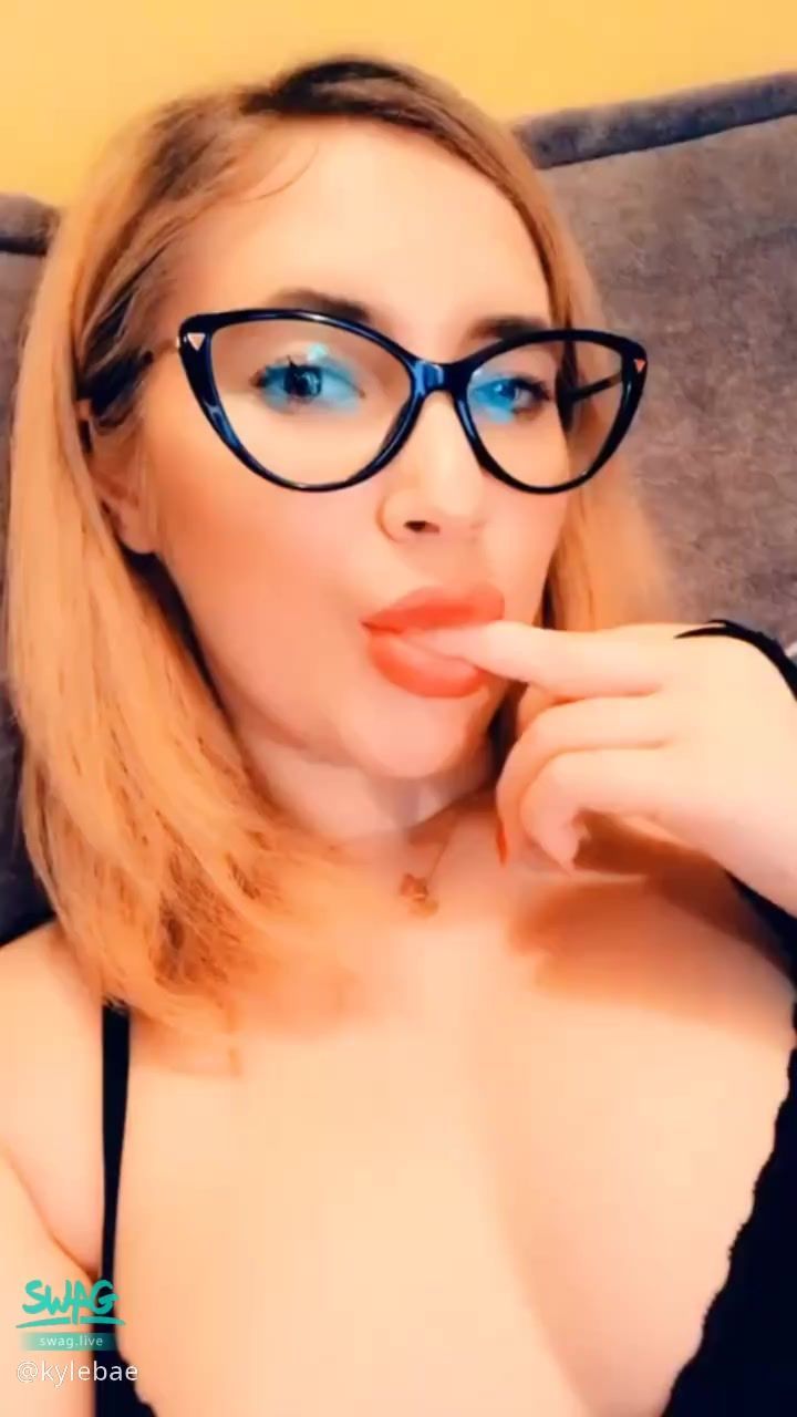 k*****e : Let me blow u guys 😋
Follow me and watch my videos guys ❤️😘