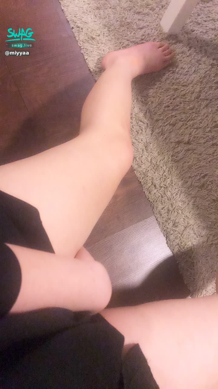 miyyaa : 好寂寞~ 小哥哥你呢？